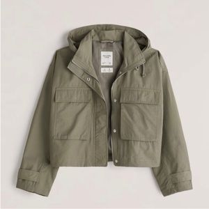Abercrombie & Fitch Cropped Hooded Utility Jacket